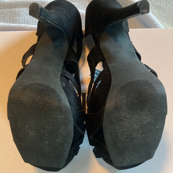JustFab Platform Heels in Black Faux Suede, Like New! - Picture 5 of 14
